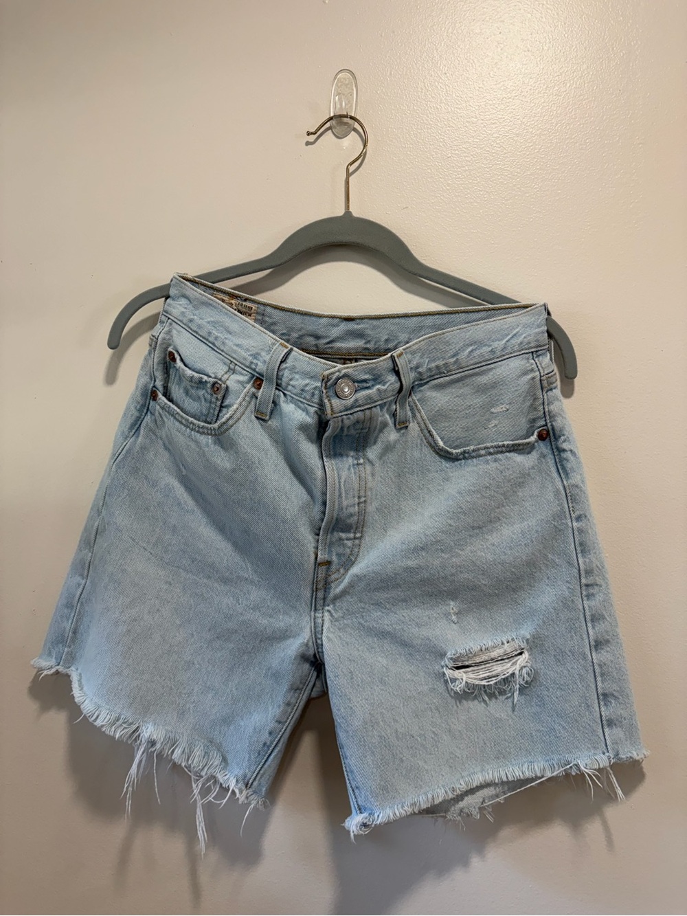Levi’s Light Wash Distressed Denim Shorts - Women
#0108